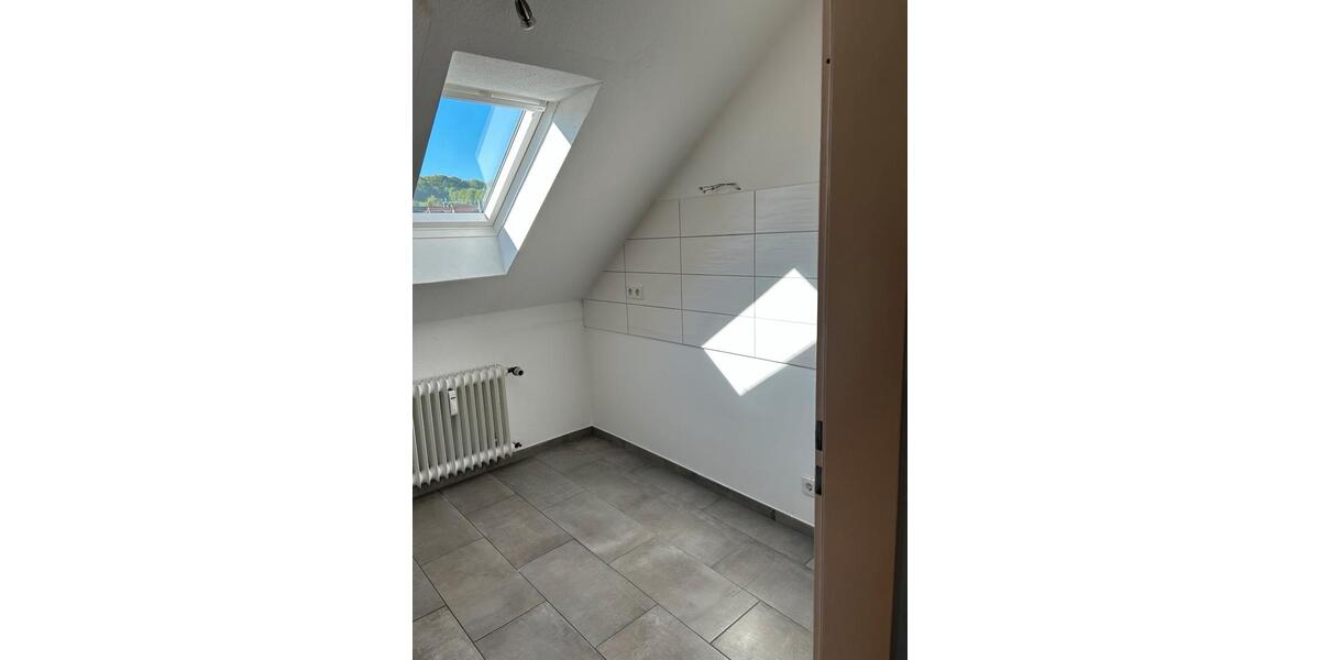 Dachgeschoßwohnung Göttingen - 3 Zimmer, 72 m&sup2;, 780&euro; | Angebot:26394120