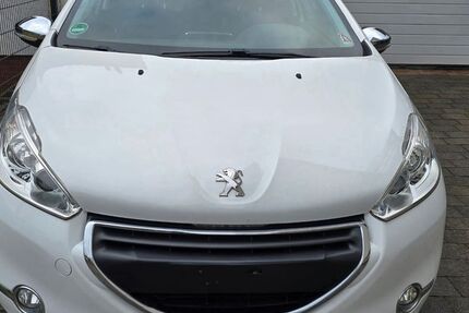 Peugeot 208 169.000 km 4.900 &euro; Bodenfelde 37194