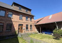 Bauernhaus mit Scheune, großer Garage und Wiese für Handwerker