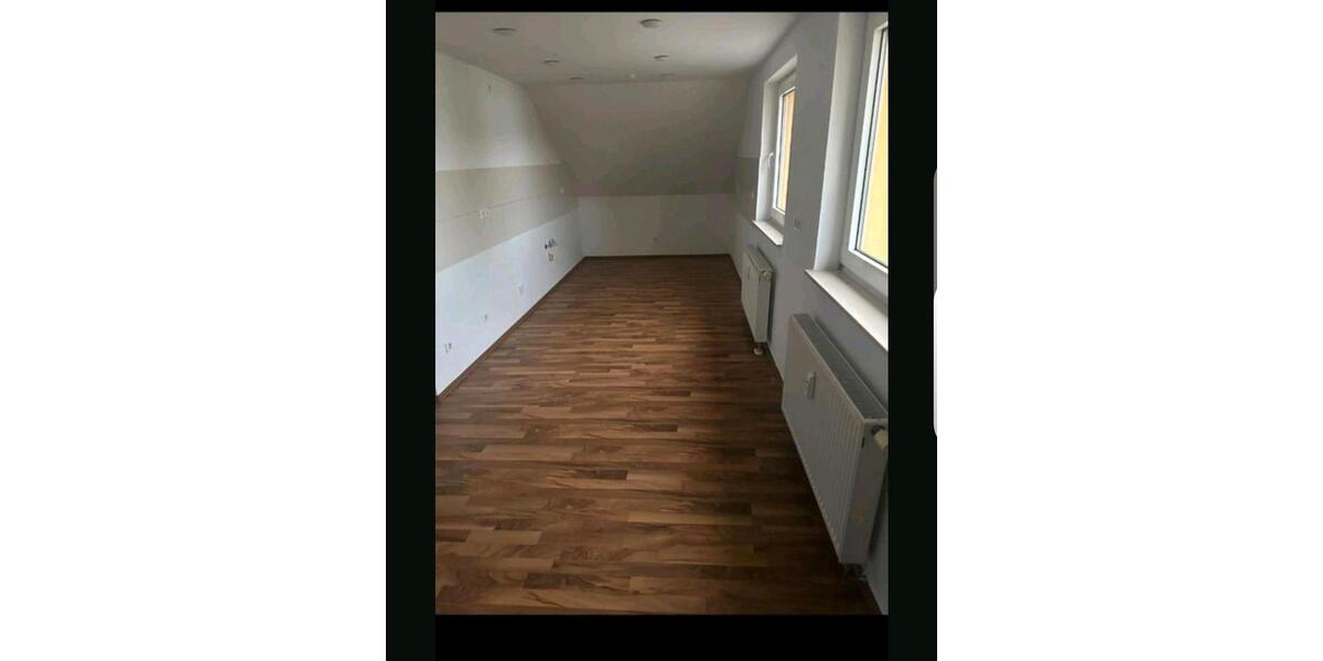 Dachgeschoßwohnung Bovenden - 3 Zimmer, 90 m&sup2;, 1.200&euro; | Angebot:26670627