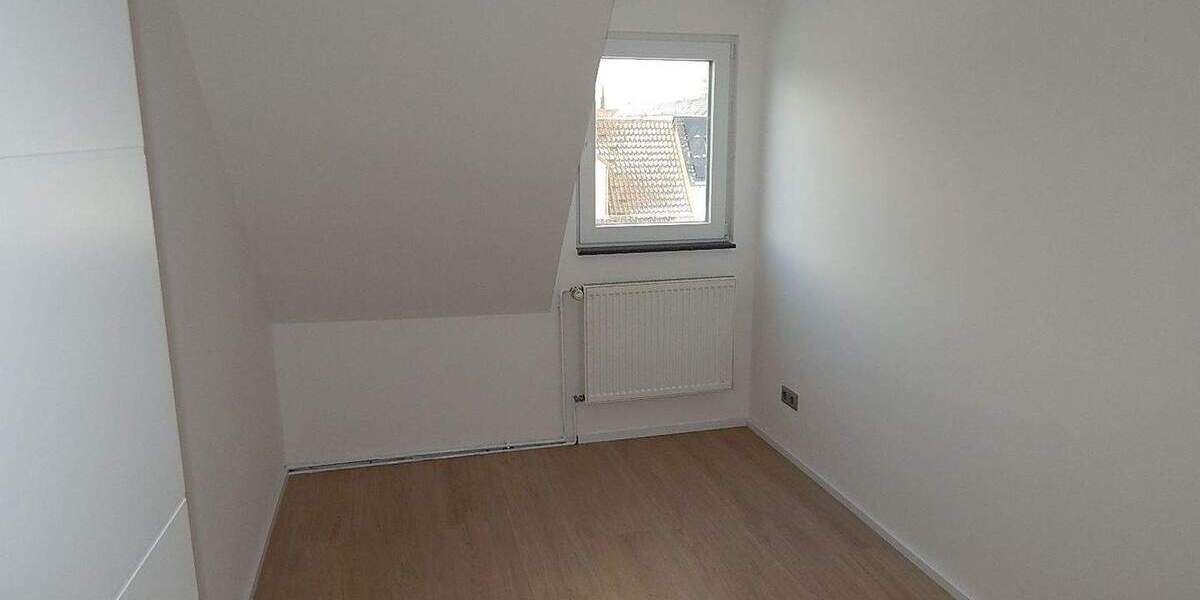 Reihenmittelhaus Göttingen Grone - 6 Zimmer, 112 m&sup2;, 1.600&euro; | Angebot:25684409