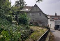 Fachwerkhaus sanierungsbedürftig mit Garten