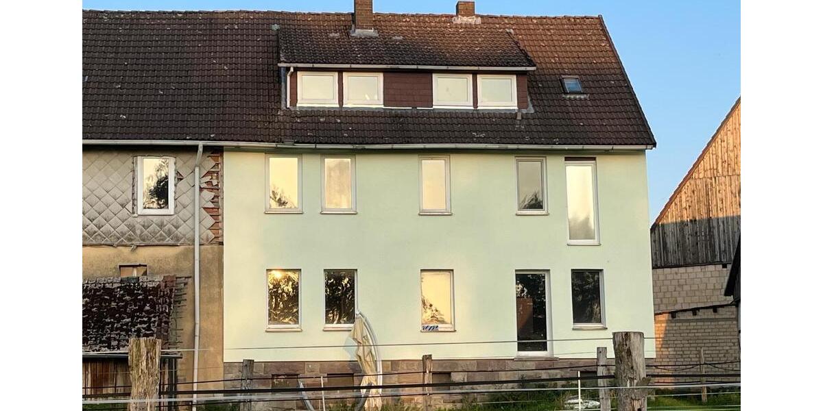 landwirtschaftliches Großfamilienhaus mit Stallung zimmer