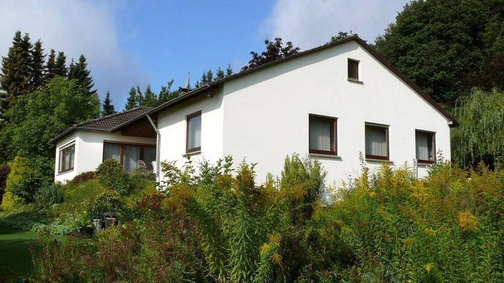 Traumhaftes Einfamilienhaus mit großem Garten in idyllischer Waldrandlage