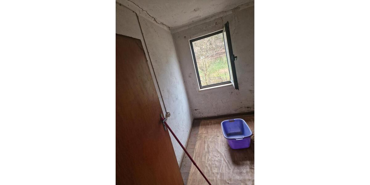 Sanierungsbedürftiges Haus mit Scheunen in Hilkerode 10 zimmer