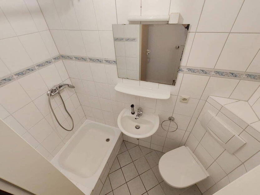 OSTVIERTEL, Bestlage! Uni-nah! 2-Zimmer-Studenten-Single-App. HFW Sout. links