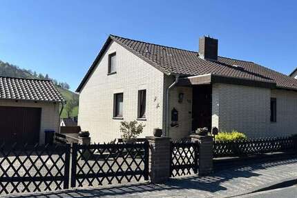 Haus Moringen-Fredelsloh Fredelsloh - 7 Zimmer, 230 m&sup2;, 289.000&euro; | Angebot:26821198