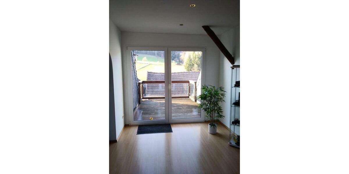 Dachgeschoßwohnung Uslar - 3 Zimmer, 105 m&sup2;, 850&euro; | Angebot:26354068