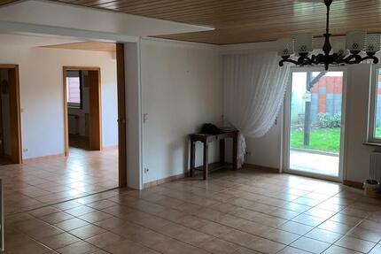 Haus Moringen - 5 Zimmer, 146 m&sup2;, 950&euro; | Angebot:25637649