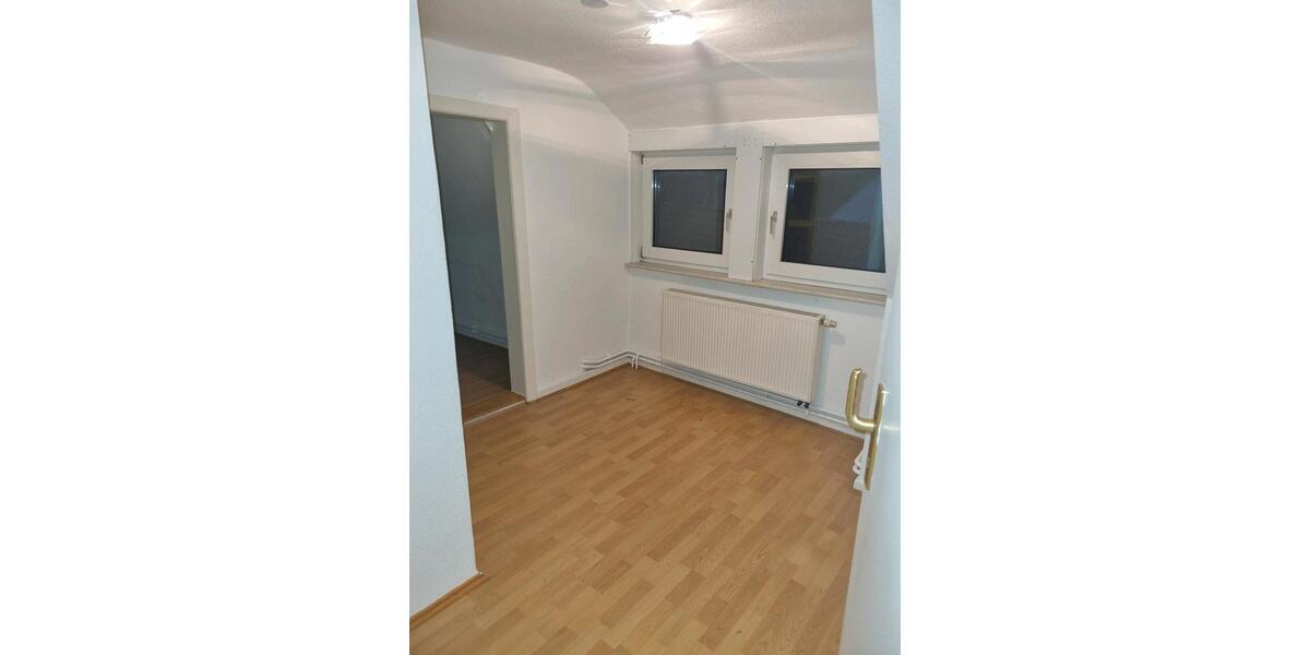 Etagenwohnung Dransfeld - 9 Zimmer, 146 m&sup2;, 1.050&euro; | Angebot:26183814