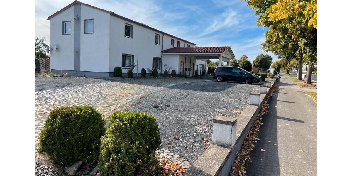 Wohnhaus 2 x Wohnungen mit Gewerbefläche Grundstück 2343m² 8 zimmer