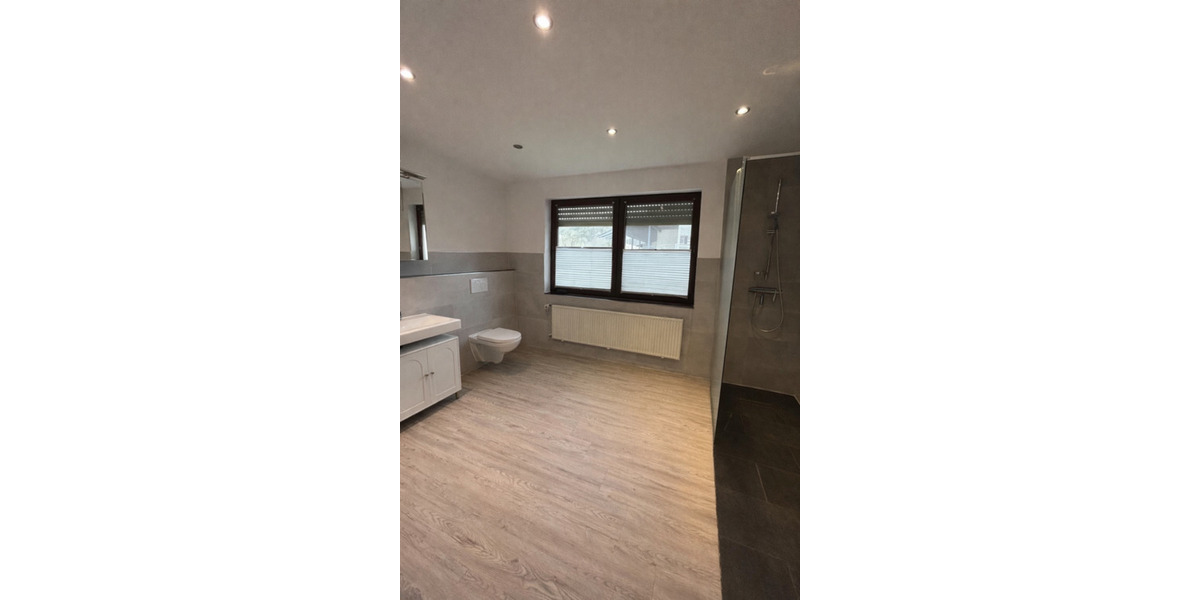 Erdgeschoßwohnung Uslar - 3 Zimmer, 136 m&sup2;, 780&euro; | Angebot:24561059