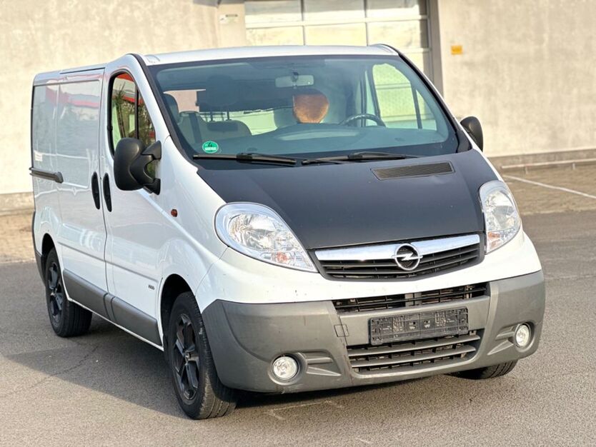 Opel Vivaro 261.200 km 4.600 € Bovenden 37120