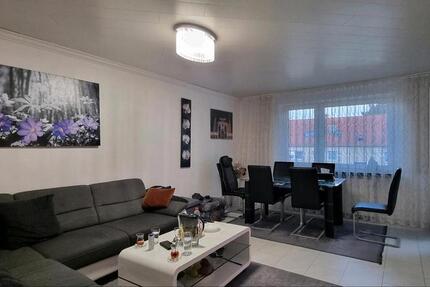 Modernisierte 3 Zimmer Wohnung mit 2 Garagen in 37081 Göttingen