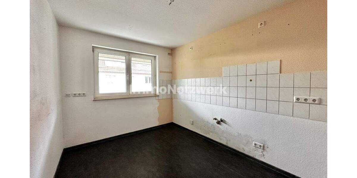 Großzügige, helle Wohnung mit durchdachtem Grundriss in ruhiger Lage mit Südwestbalkon, großes Bad 2 zimmer