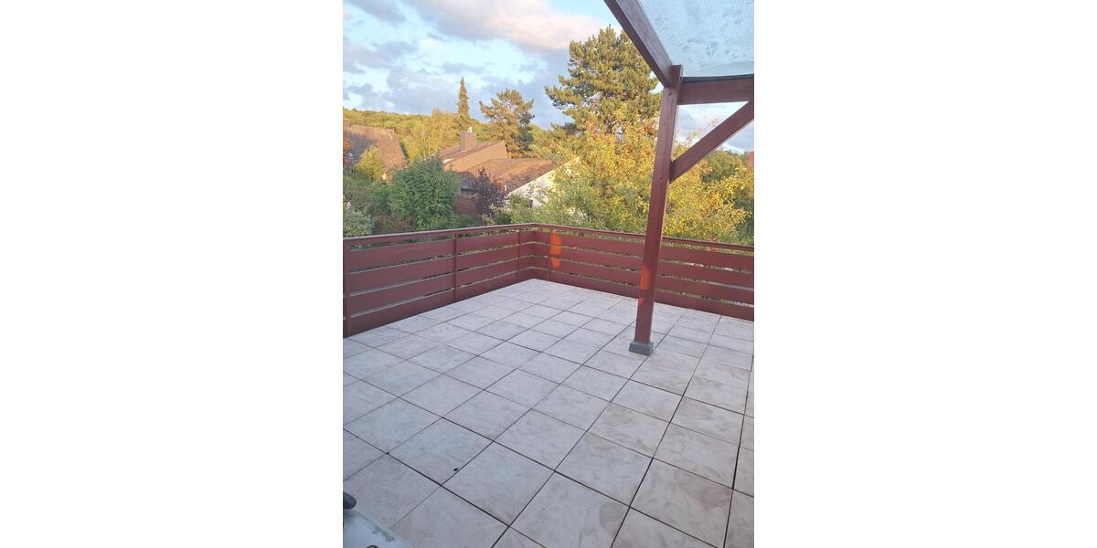 Dachgeschosswohnung( 78 m2 ) mit der Terrasse ( 35 m2 ) 3 zimmer