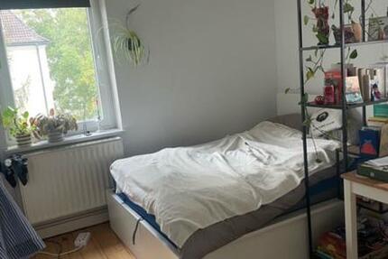 Zimmer zur Zwischenmiete In FLINTA-WG 4 zimmer