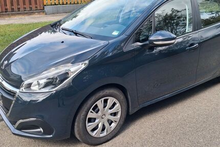 Peugeot 208 102.000 km 4.900 € Herzberg 37412