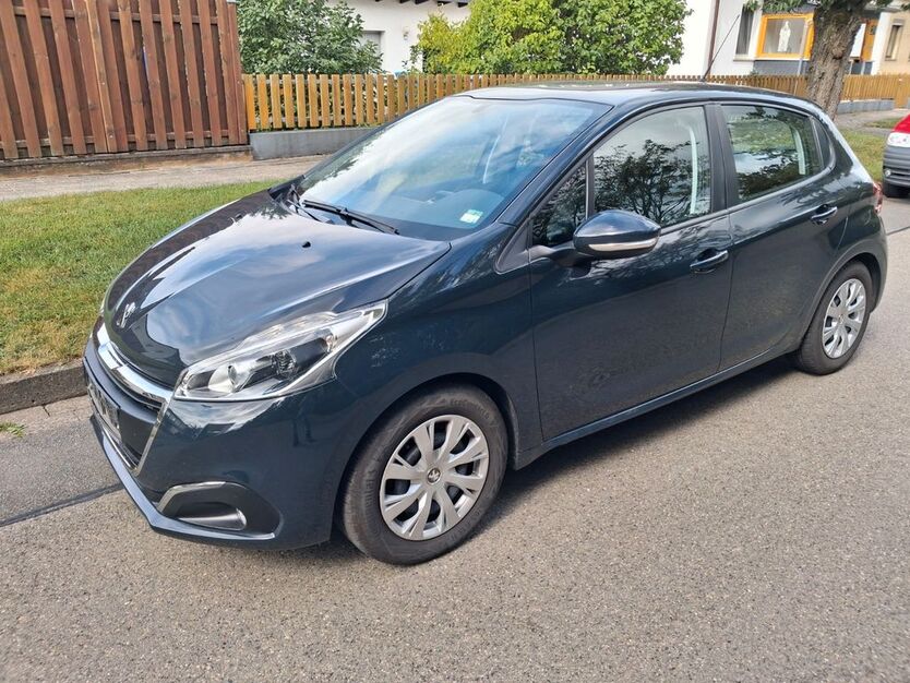 Peugeot 208 102.000 km 4.900 € Herzberg 37412
