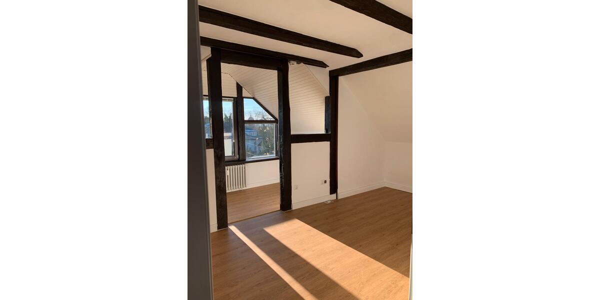 Dachgeschoßwohnung Göttingen Oststadt - 2.5 Zimmer, 105 m&sup2;, 1.200&euro; | Angebot:25455585