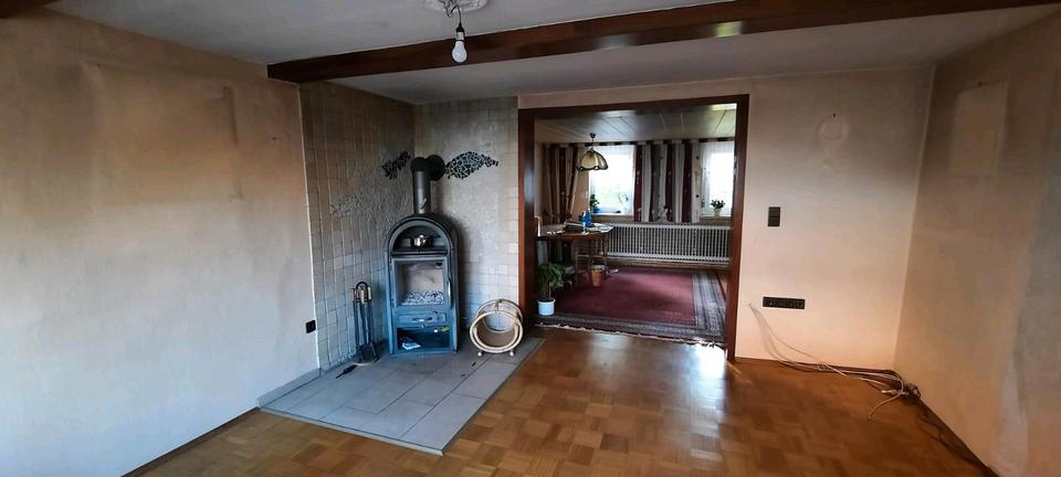 Bauernhaus, Landhaus Dransfeld - 8 Zimmer, 220 m&sup2;, 250.000&euro; | Angebot:27084190