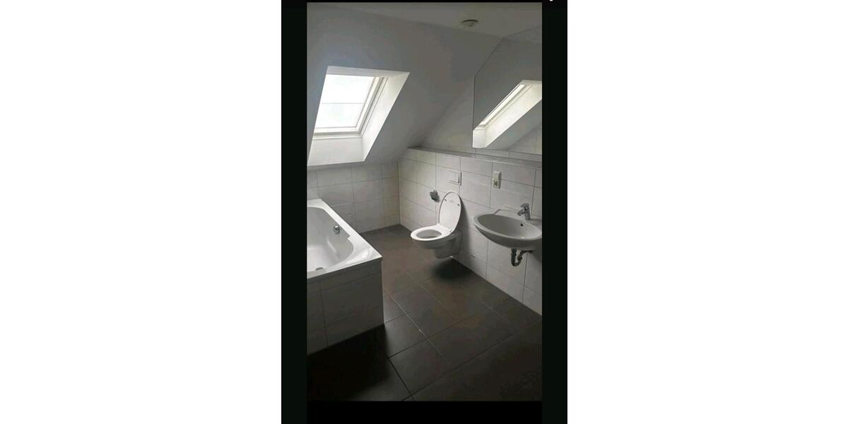 Dachgeschoßwohnung Bovenden - 3 Zimmer, 90 m&sup2;, 1.200&euro; | Angebot:26670627