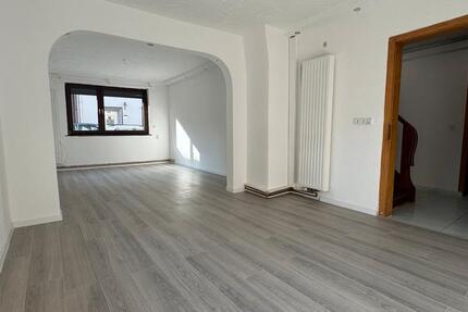Vermiete Frisch Renoviertes Haus in Rhumspringe