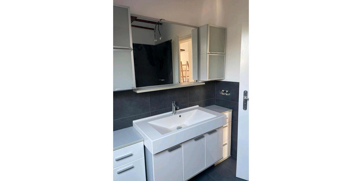 Wunderschöne ruhige 2-Z.-Whg. (65qm) mit Einbauküche u. Sofaecke 1 zimmer