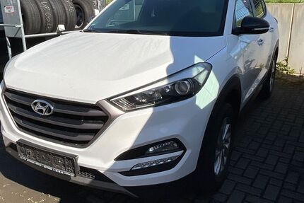 Hyundai TUCSON 86.000 km 14.990 &euro; Göttingen 37079