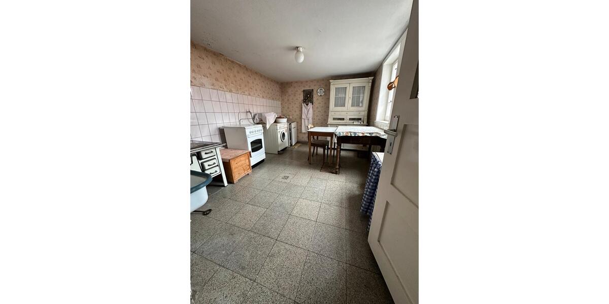 9 Zi. Haus zum mieten, 320m2, grosse Scheune 9 zimmer