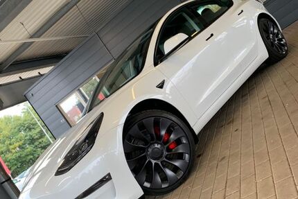 Tesla Model 3 13.990 km 44.890 &euro; Beienrode bei Göttingen 37130