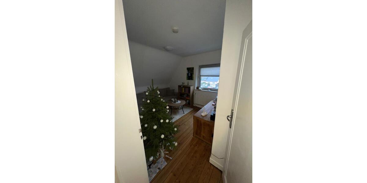 Dachgeschoßwohnung Göttingen - 3 Zimmer, 50 m&sup2;, 400&euro; | Angebot:26321708