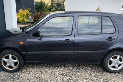 VW Golf 131.000 km 1.550 &euro; Rosdorf 37124