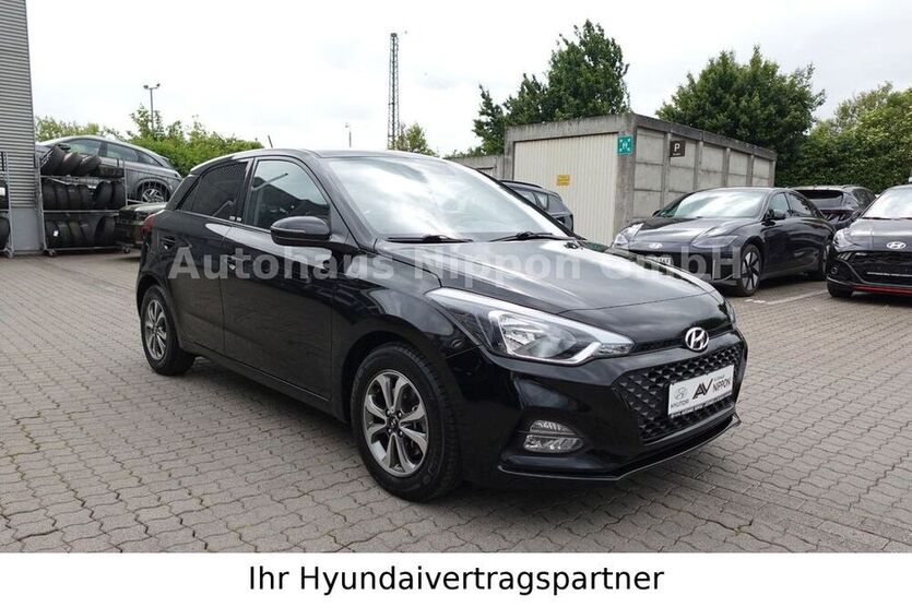 i20