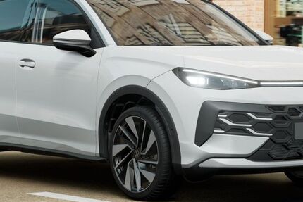 VW T-Roc 2.859 km 37.885 &euro; Northeim 37154