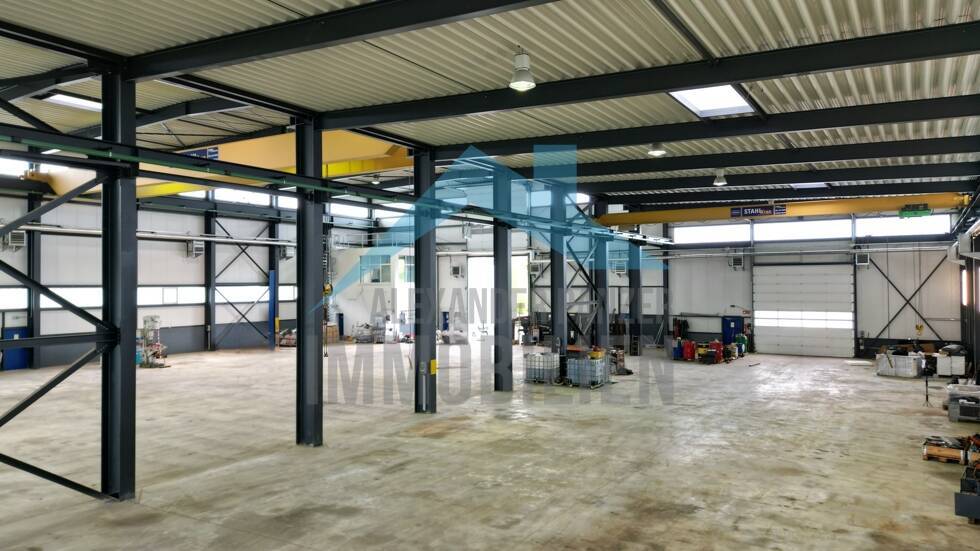 Gepflegte und großzügige Lagerhalle mit Bürogebäude in Autobahnnähe - Logistikpark - Lutterberg!