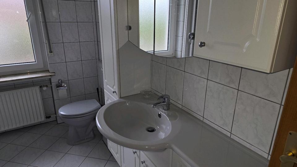 Großzügige 3-Zimmer-Wohnung, Küche, Bad, Balkon, Treppenlift