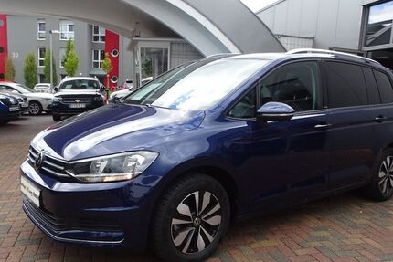 VW Touran 4.873 km 32.980 € Hofgeismar 34369