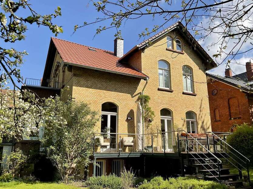 Haus zum Kaufen in Göttingen 1.495.000 € 250 m² 6.5 zimmer