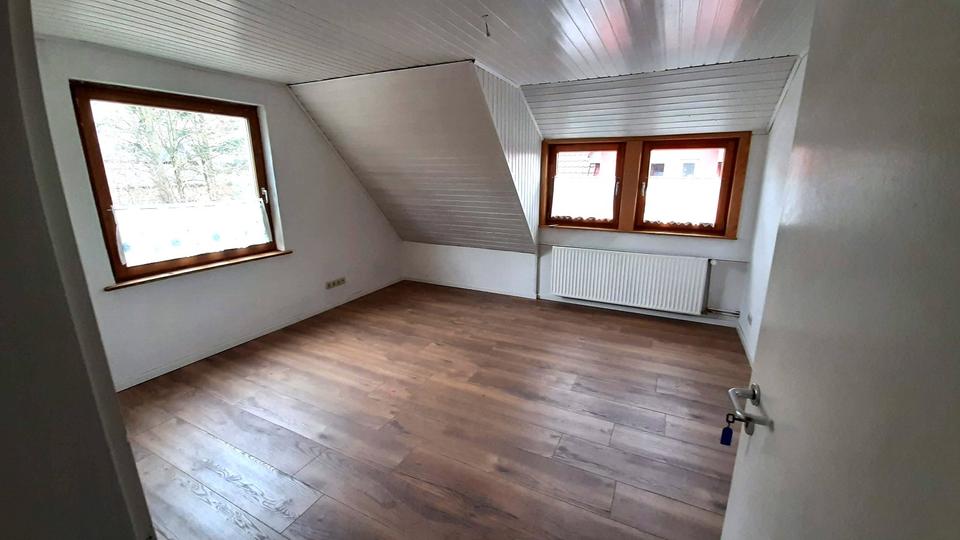 Dachgeschoß - Wohnung zu vermieten zimmer