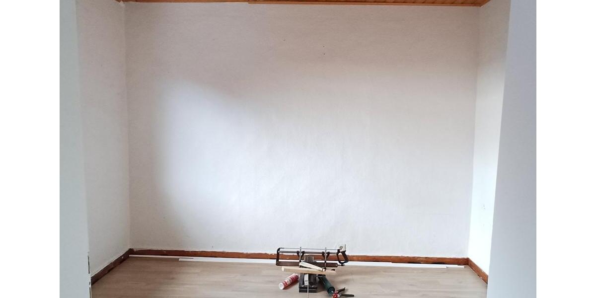 Einfamilienhaus in Wolbrechtshausen 200m2, teilsaniert 7 zimmer