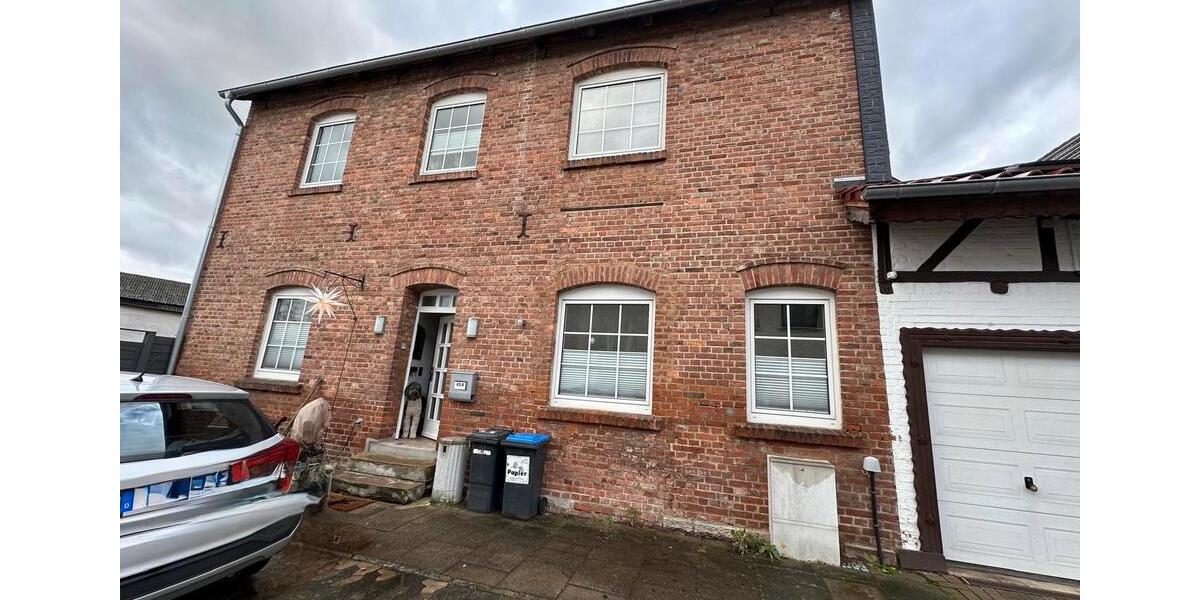 Reihenhaus Uslar - 5.5 Zimmer, 140 m&sup2;, 1.150&euro; | Angebot:24842663