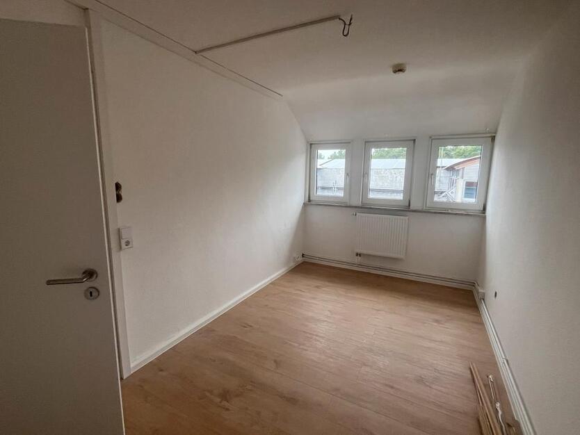 Neu sanierte DG Wohnung