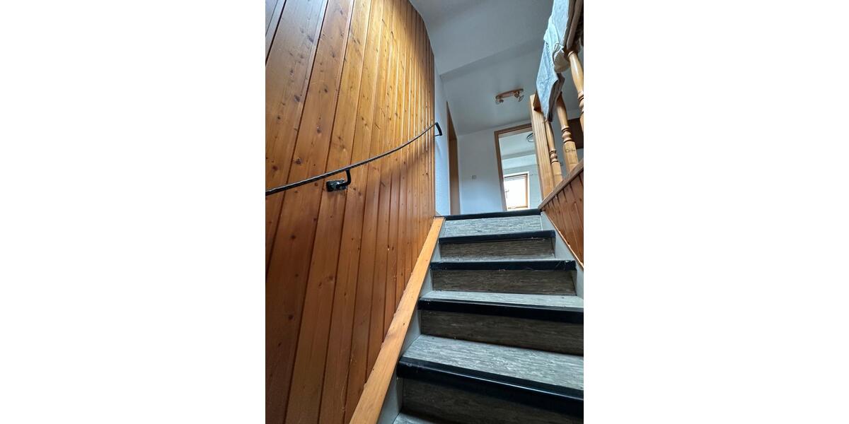 9 Zi. Haus zum mieten, 320m2, grosse Scheune 9 zimmer