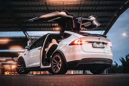 Tesla Model X 50.945 km 84.950 € Fuldatal 34233