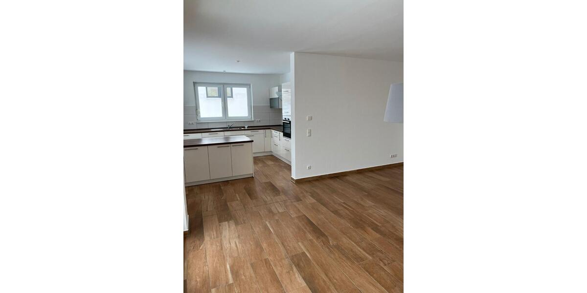 Etagenwohnung Bovenden - 4 Zimmer, 109 m&sup2;, 1.440&euro; | Angebot:26004691