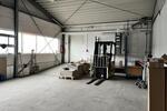 Expandieren Sie in diese großzügige Halle!