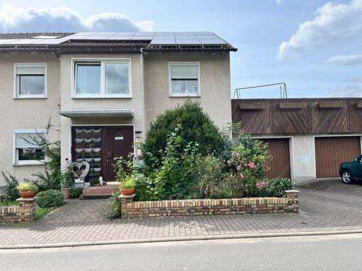 Haus zum Kaufen in Oedelsheim 189.000 € 240 m²