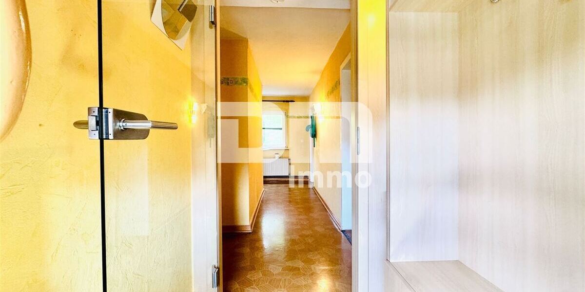 Großzügiges Einfamilienhaus mit moderner Heizung + Kachelofen in Arenshausen - Einfamilienhaus Arenshausen | Angebot:27055117