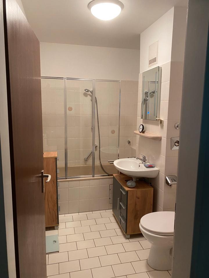 2 Zi, Einbauküche, Bad, Balkon Ostviertel